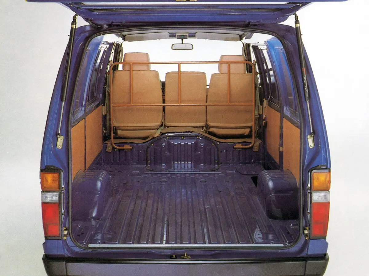 Toyota HiAce H50 H60 H70 Фургон — сүрөт 4
