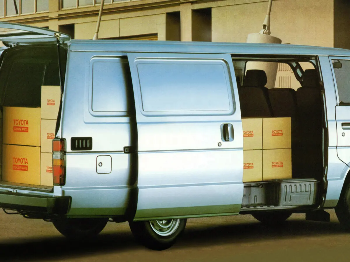 Toyota HiAce H50 H60 H70 Фургон — сүрөт 5