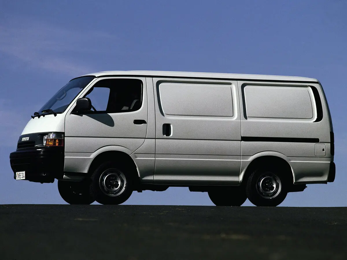 Toyota HiAce H100 Фургон — photo 3