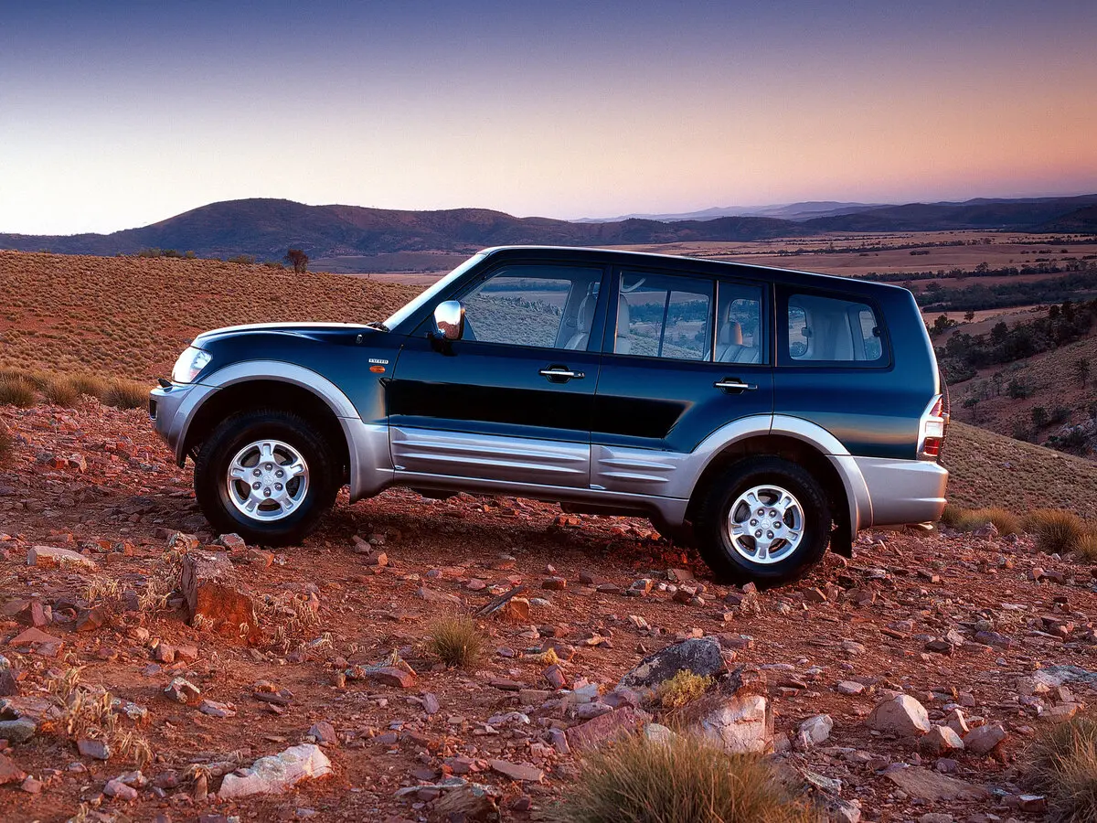 Mitsubishi Pajero III Рестайлинг Внедорожник 5 дв. — сүрөт 2