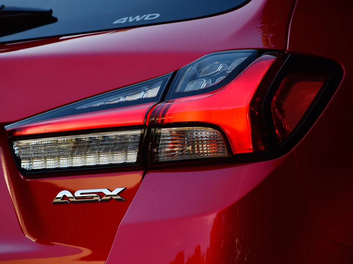 Mitsubishi ASX I Рестайлинг 3 Внедорожник 5 дв. — сүрөт 10