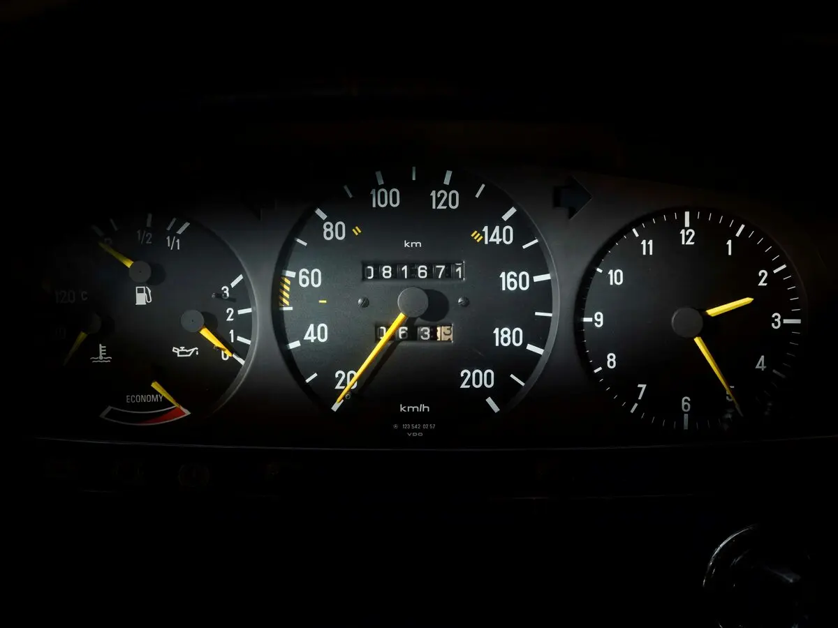 Mercedes-Benz W123 1975 – 1986 Лимузин Limousine — сүрөт 6