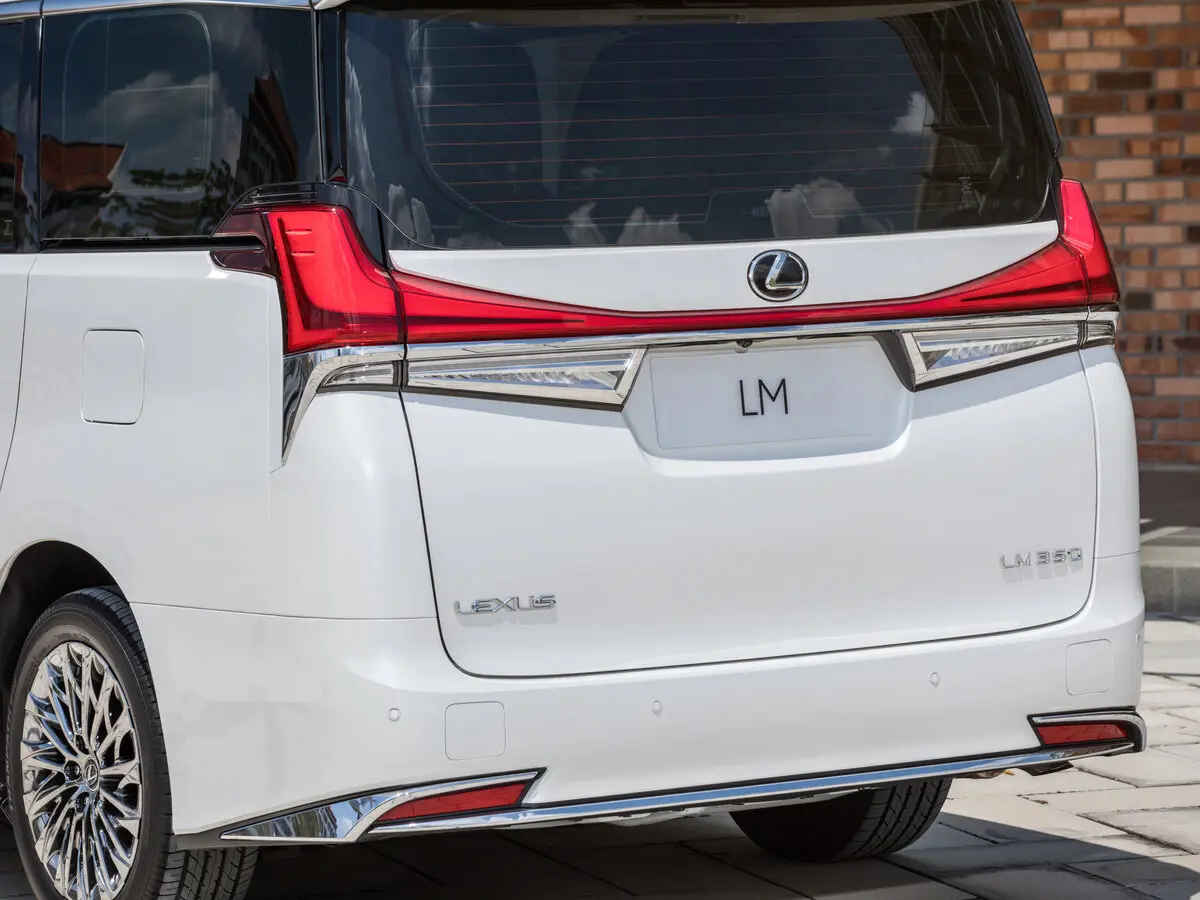Lexus LM I Минивэн — сүрөт 12