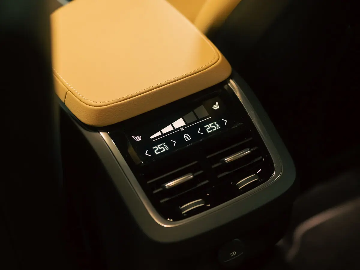 Volvo S90 II Рестайлинг Седан — сүрөт 18