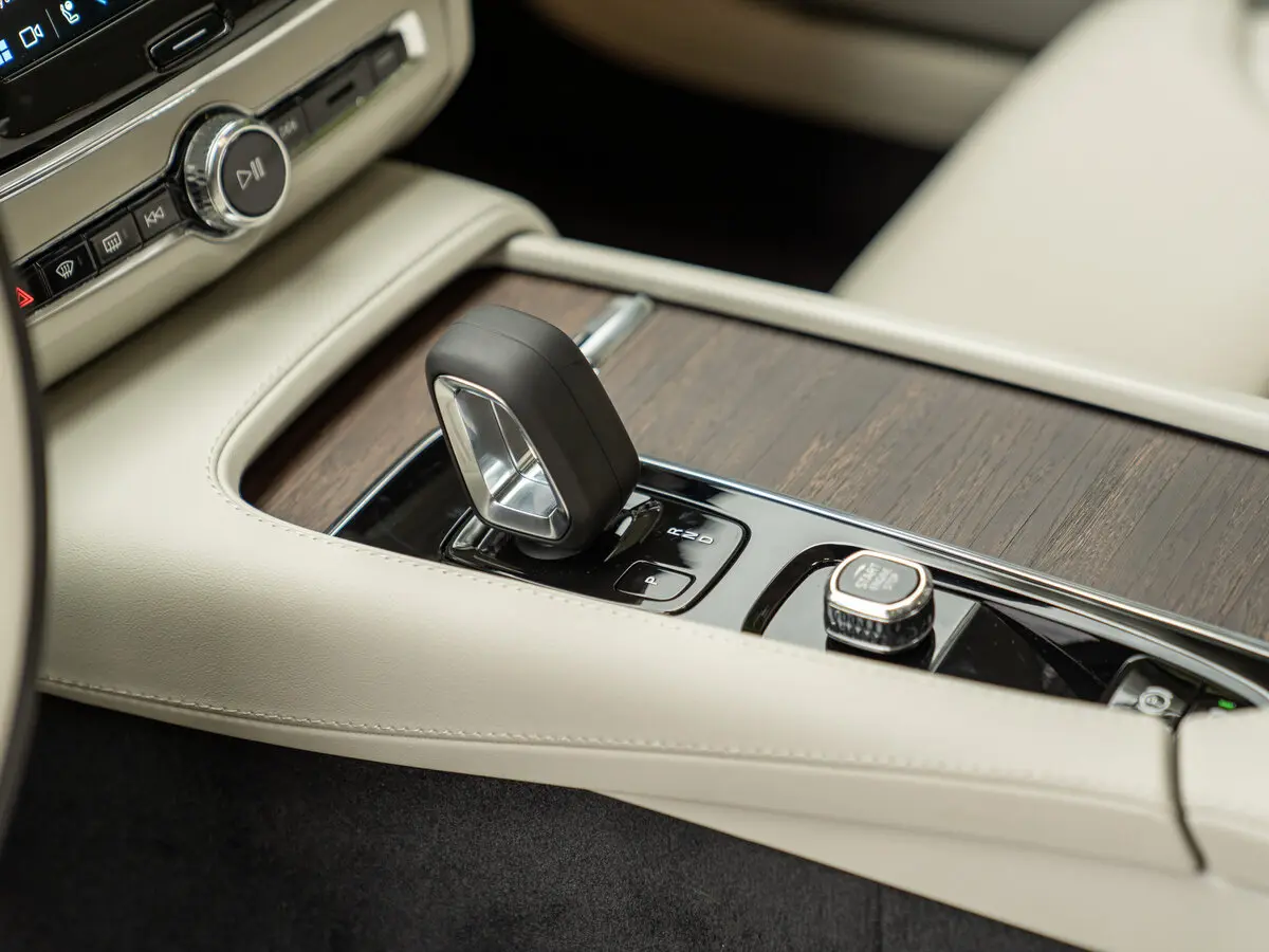 Volvo V90 Cross Country I Рестайлинг Универсал 5 дв. — photo 13