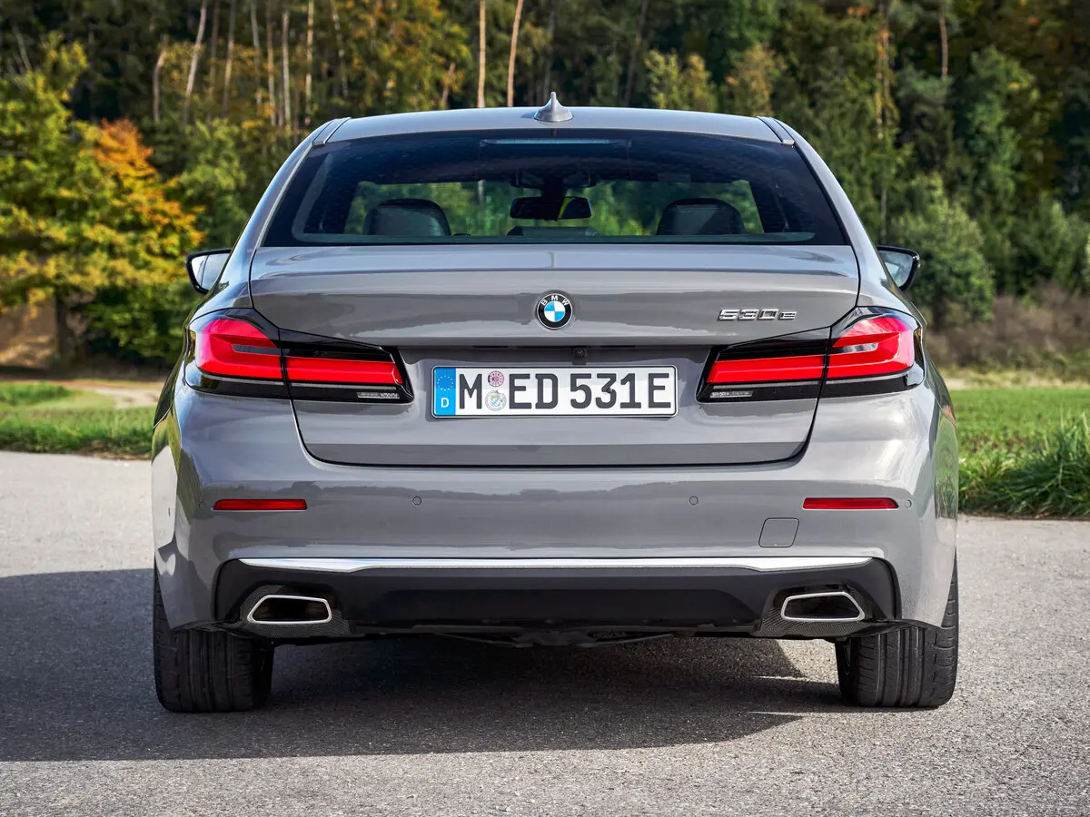 BMW 5 серии VII (G30/G31/G38) Рестайлинг Седан — фото 4
