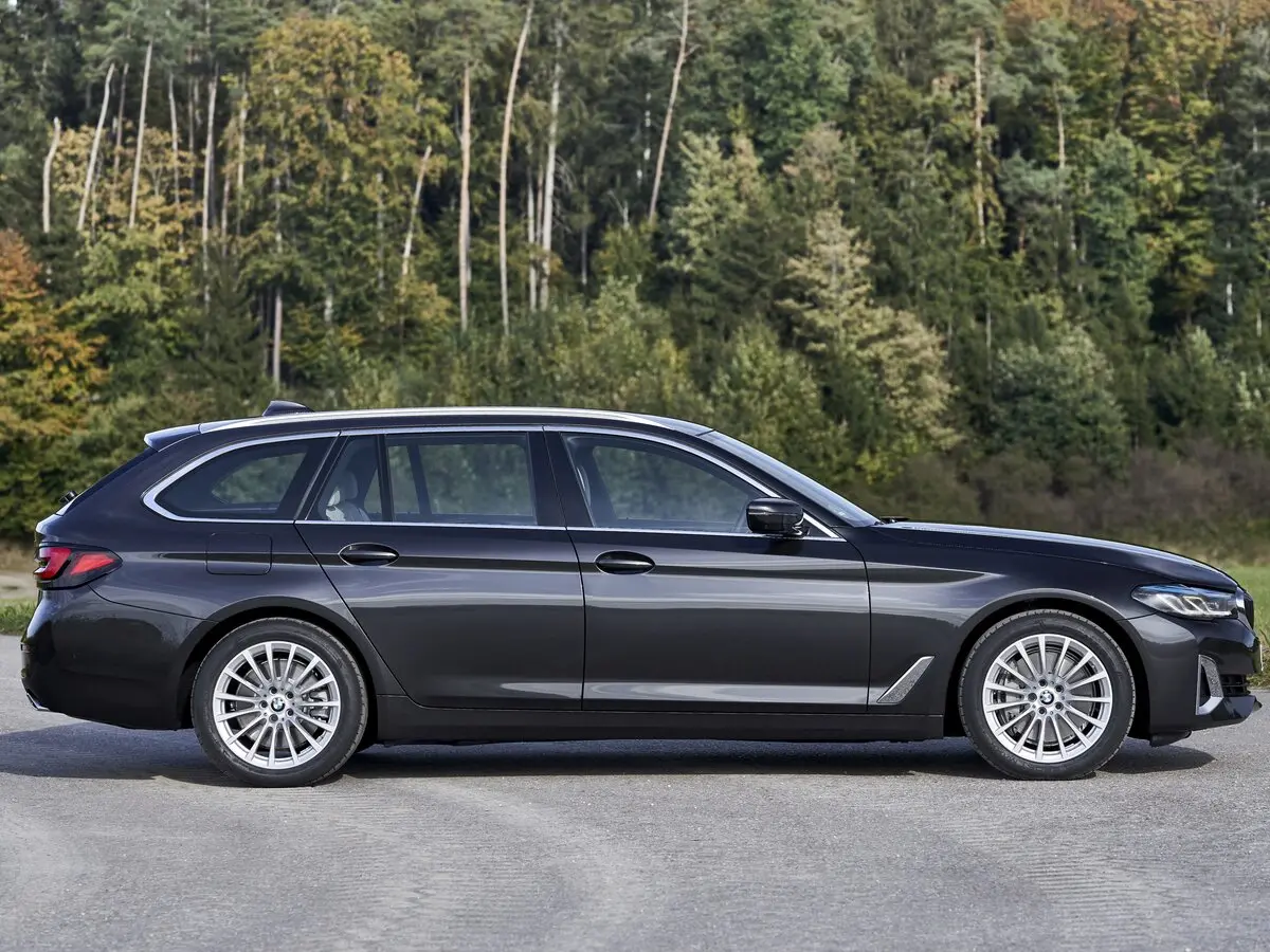 BMW 5 серии VII (G30/G31/G38) Рестайлинг Универсал 5 дв. — фото 2