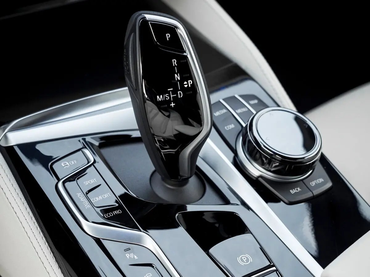 BMW 5 серии VII (G30/G31/G38) Рестайлинг Универсал 5 дв. — фото 12