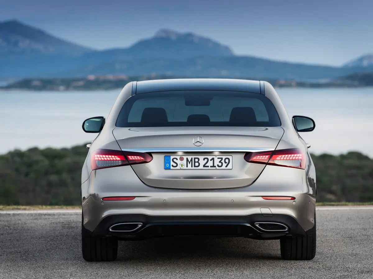 Mercedes-Benz E-Класс V (W213, S213, C238) Рестайлинг Седан — фото 4