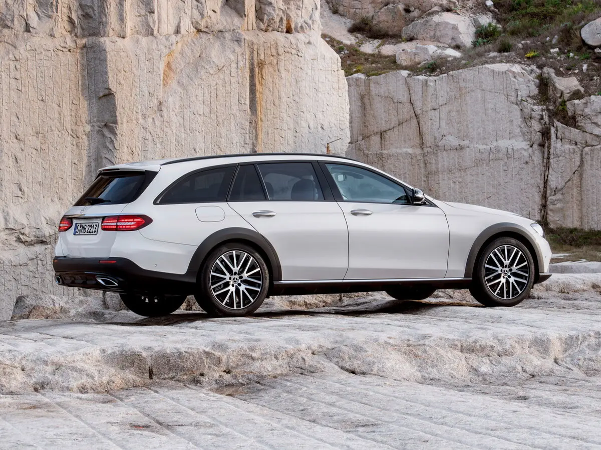 Mercedes-Benz E-Класс V (W213, S213, C238) Рестайлинг Универсал 5 дв. All-Terrain — фото 5