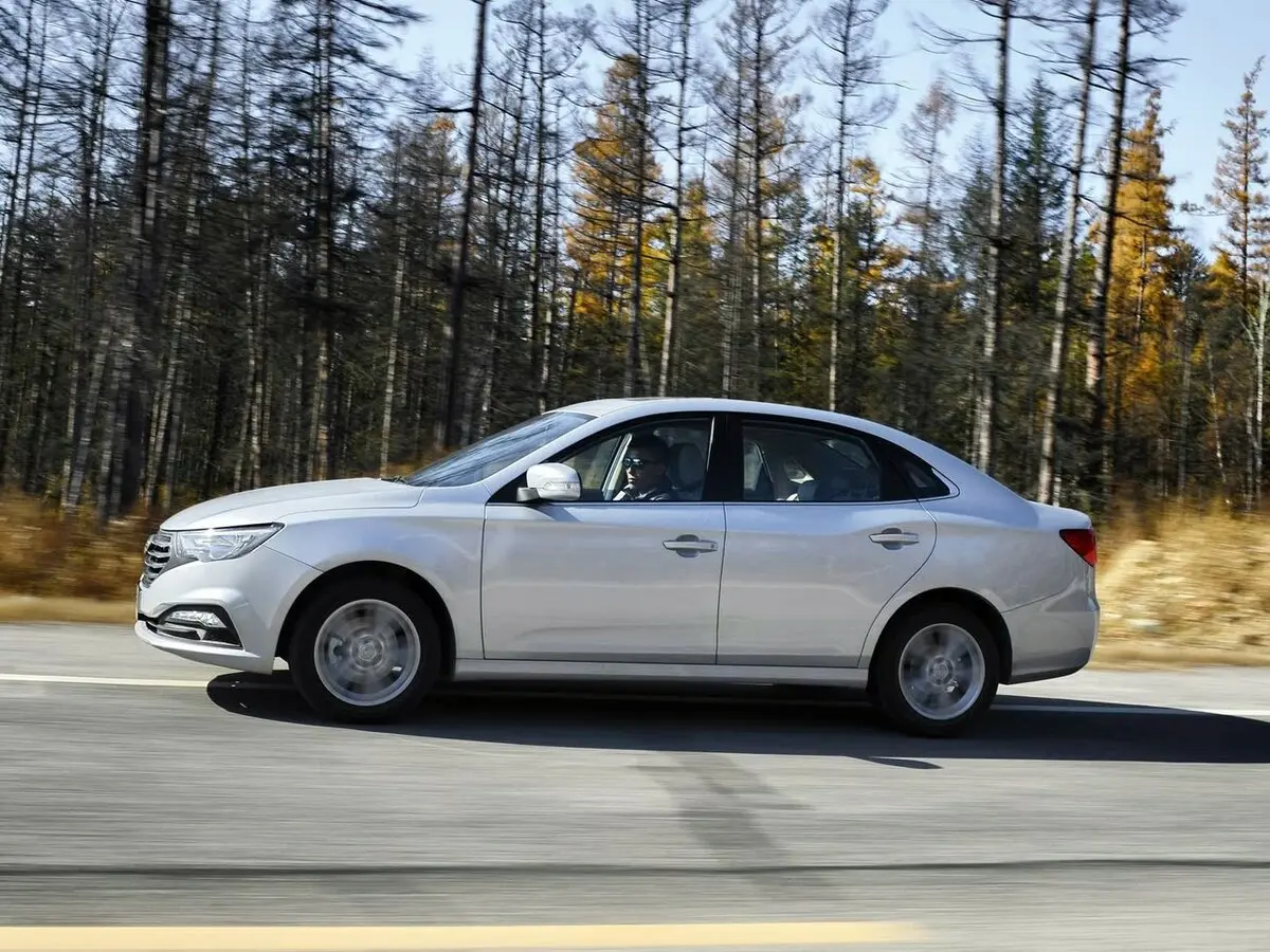 FAW Besturn B30 I Седан — сүрөт 2