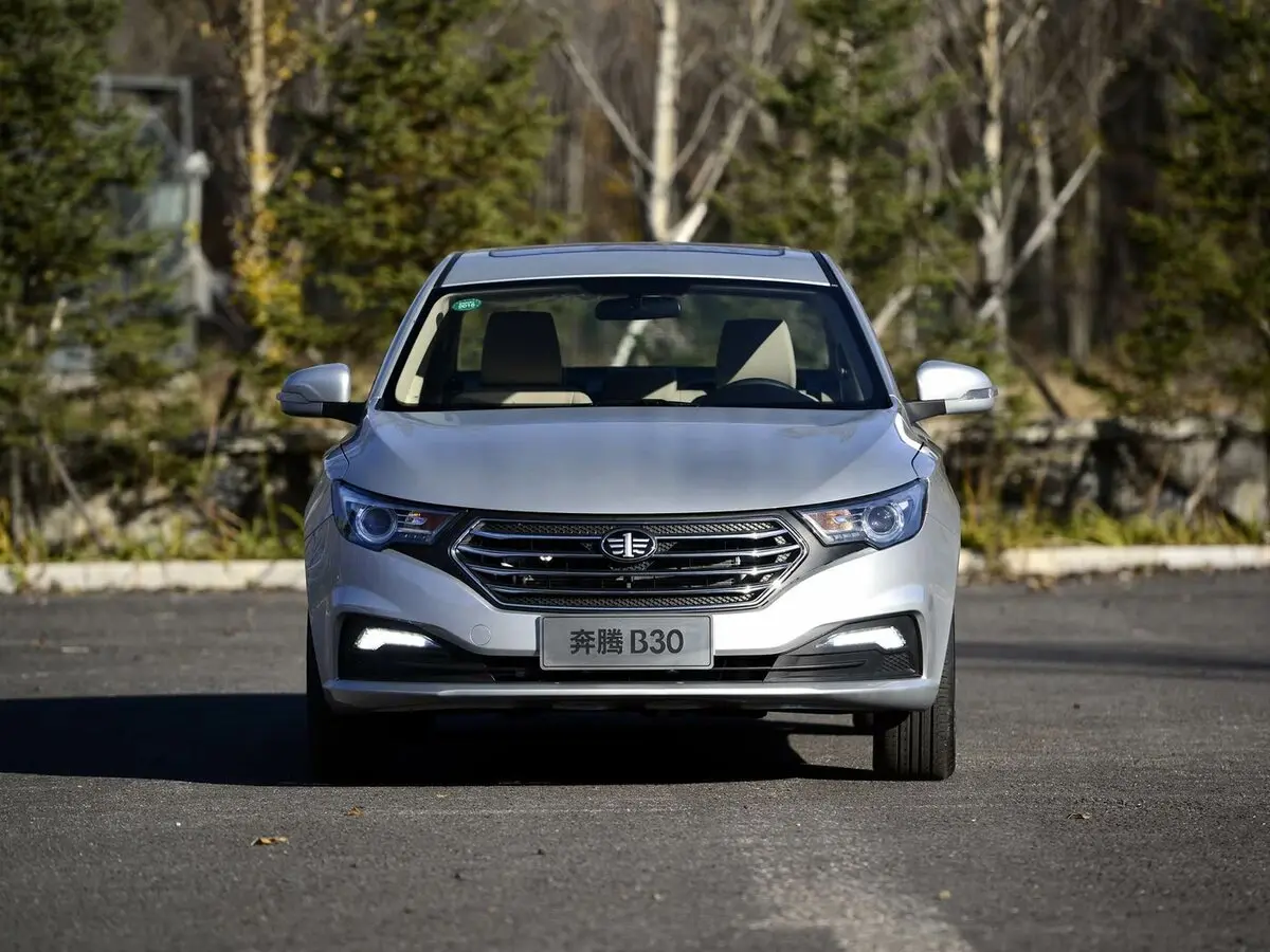 FAW Besturn B30 I Седан — сүрөт 3