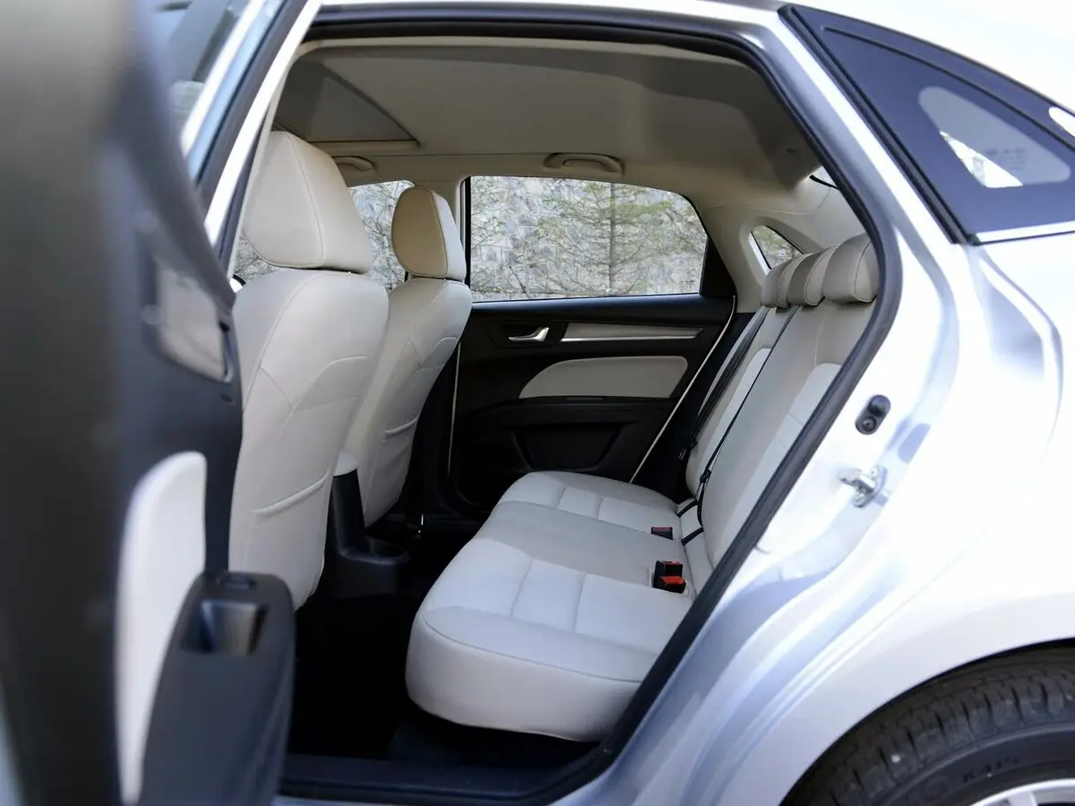 FAW Besturn B30 I Седан — сүрөт 9