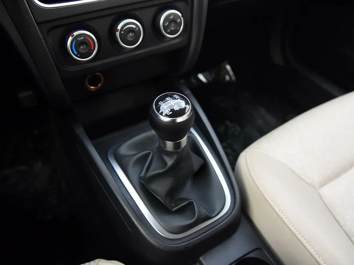 FAW Besturn B30 I Седан — сүрөт 12
