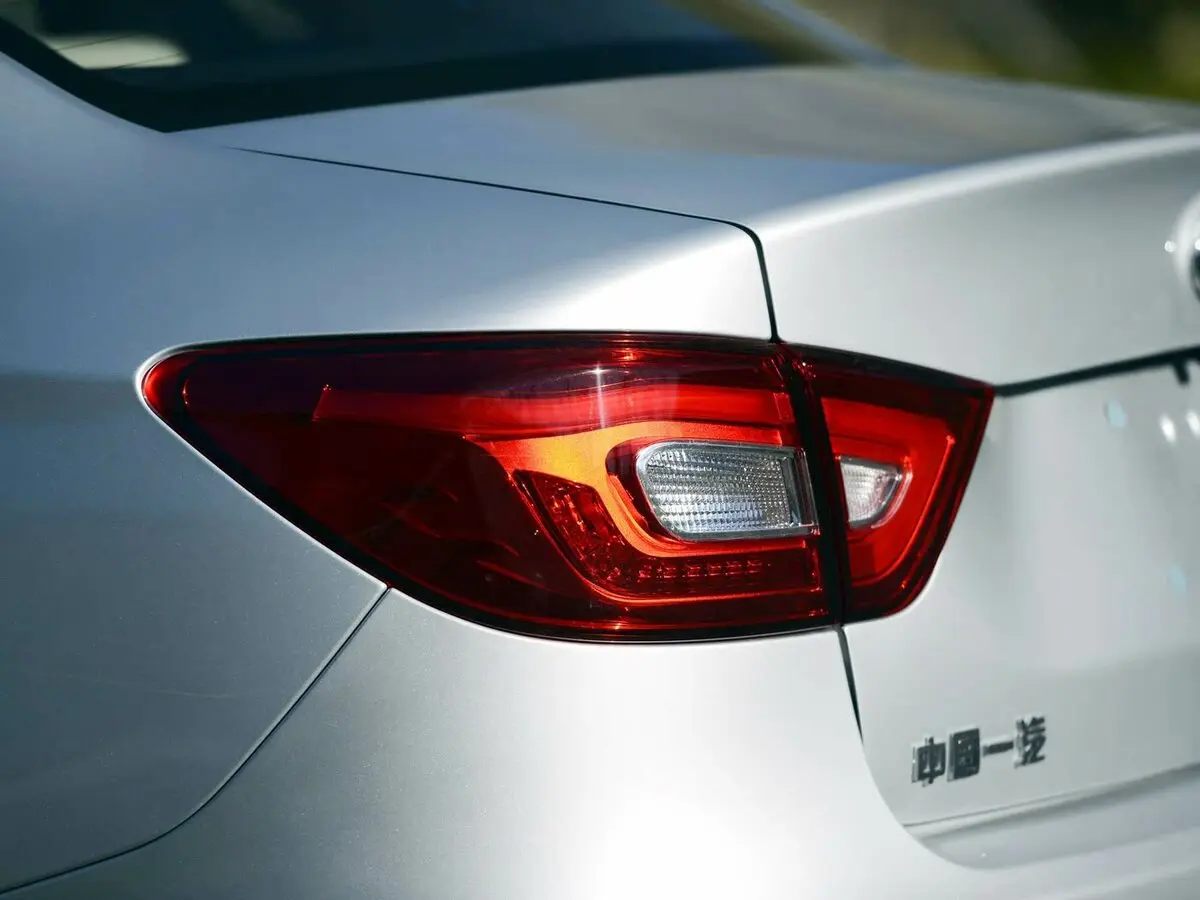 FAW Besturn B30 I Седан — сүрөт 16