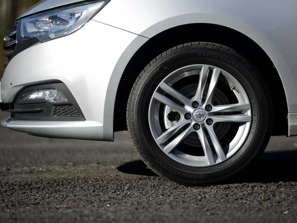 FAW Besturn B30 I Седан — сүрөт 19
