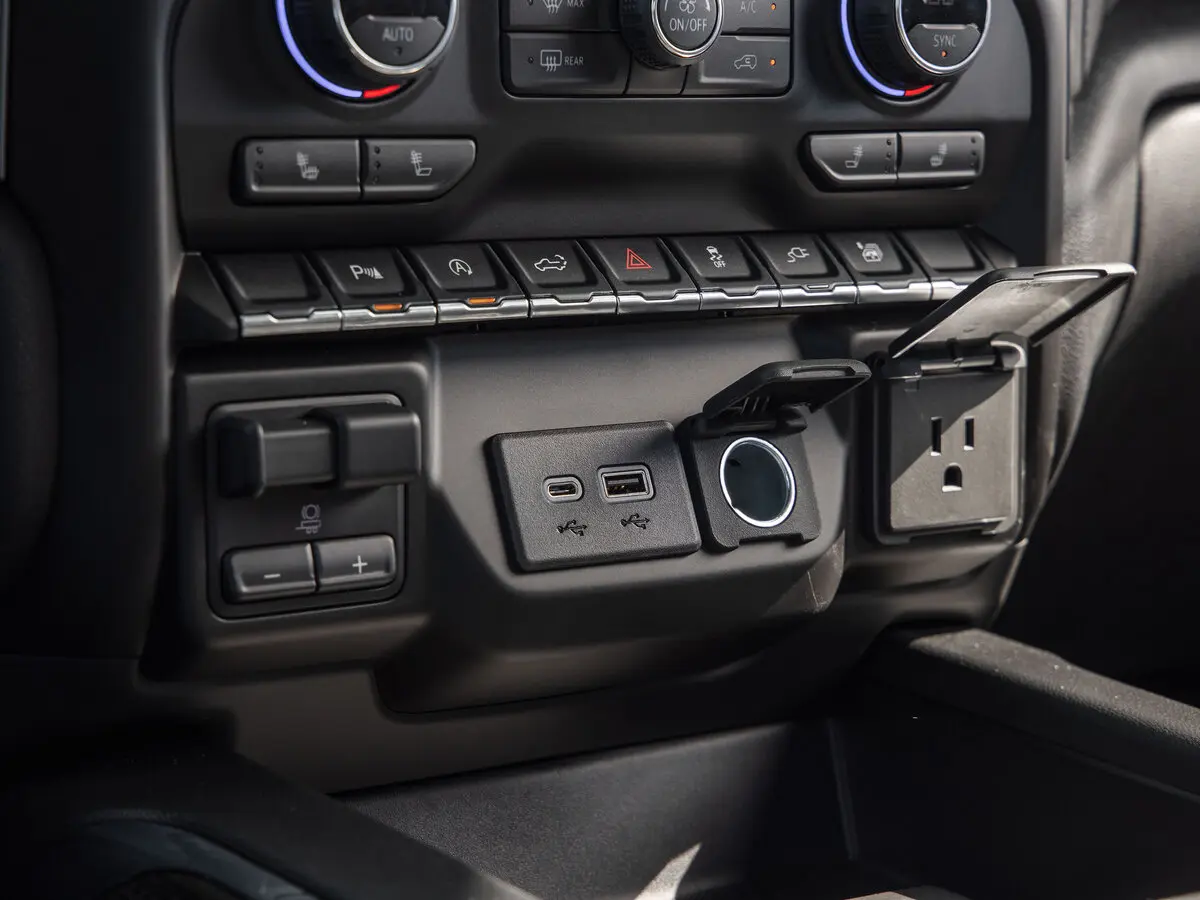 Chevrolet Silverado IV (T1XX) Пикап Двойная кабина Crew — photo 17