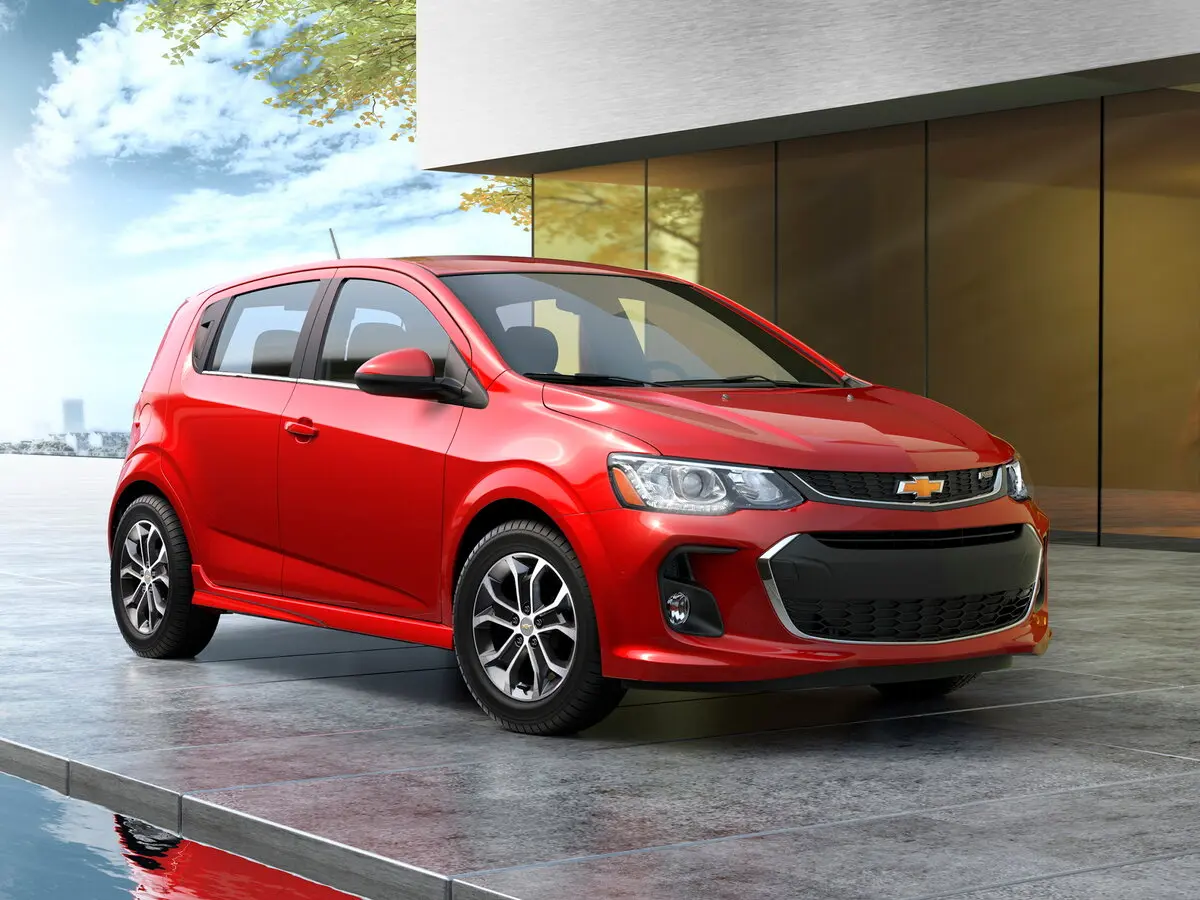 Chevrolet Sonic I Рестайлинг Хэтчбек 5 дв.
