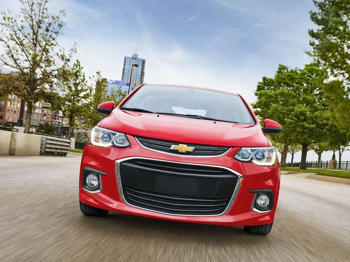Chevrolet Sonic I Рестайлинг Хэтчбек 5 дв. — сүрөт 3