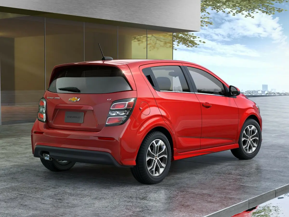 Chevrolet Sonic I Рестайлинг Хэтчбек 5 дв. — сүрөт 4