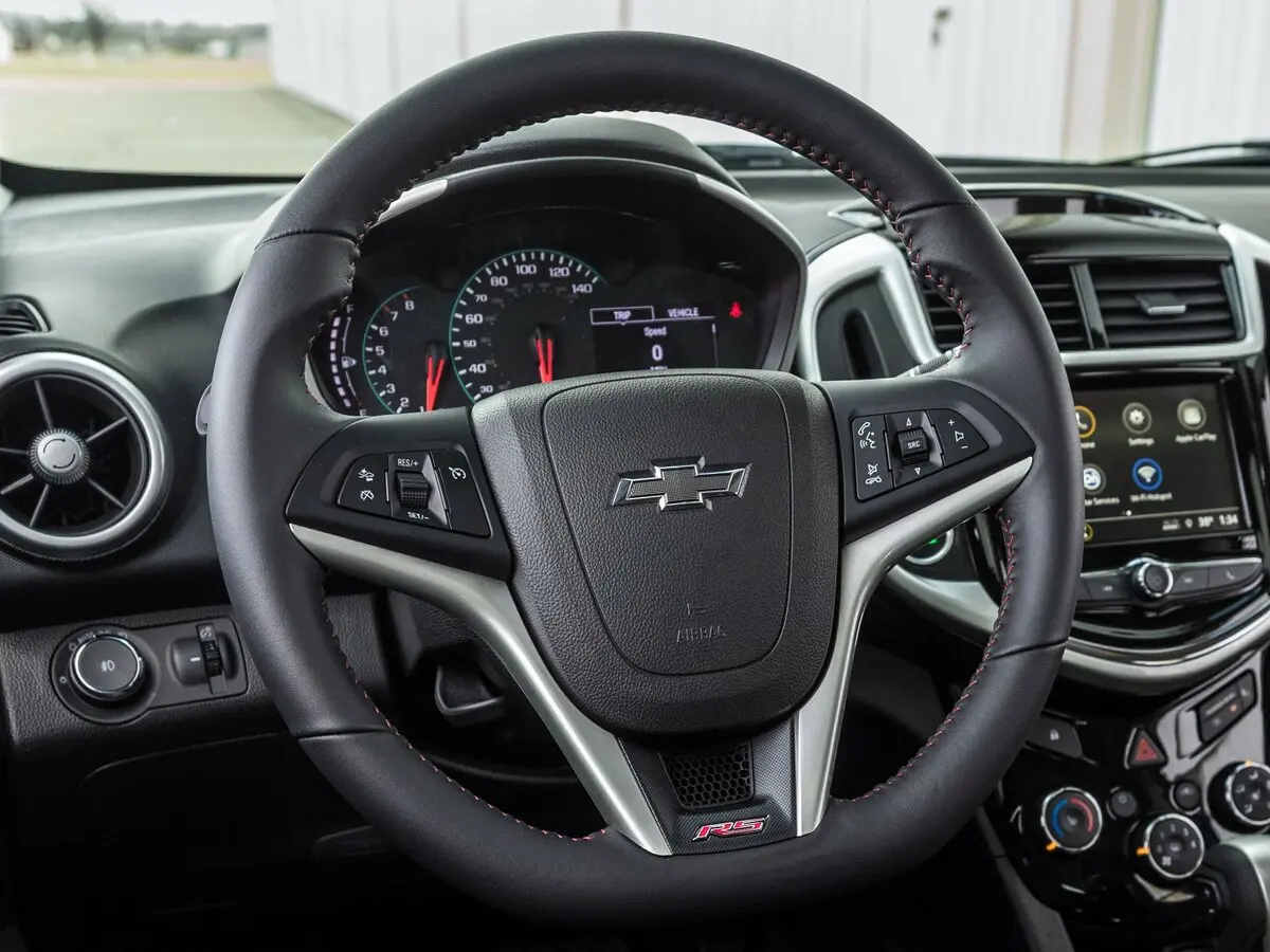 Chevrolet Sonic I Рестайлинг Хэтчбек 5 дв. — сүрөт 9