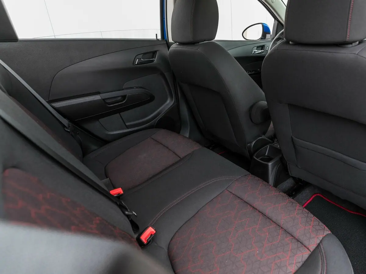 Chevrolet Sonic I Рестайлинг Хэтчбек 5 дв. — сүрөт 10