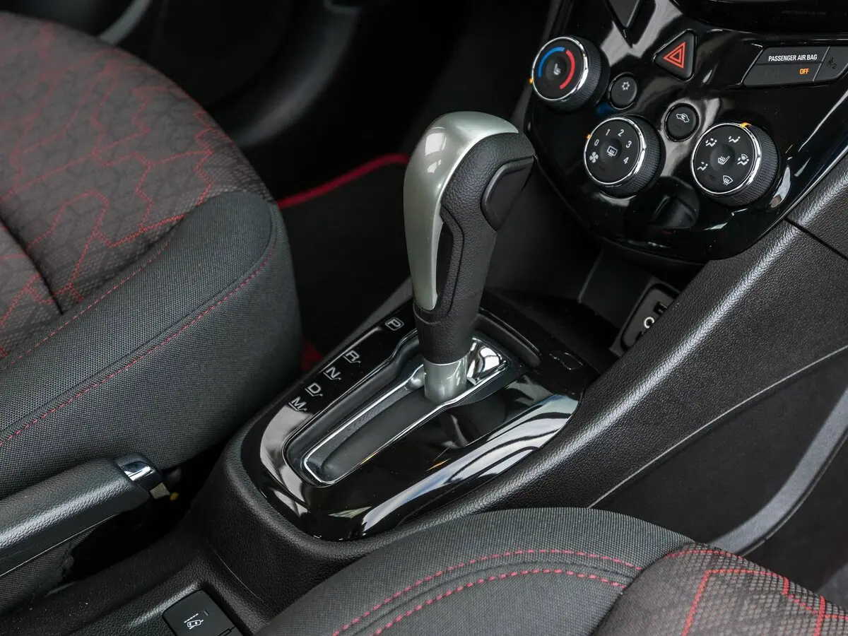 Chevrolet Sonic I Рестайлинг Седан — сүрөт 6