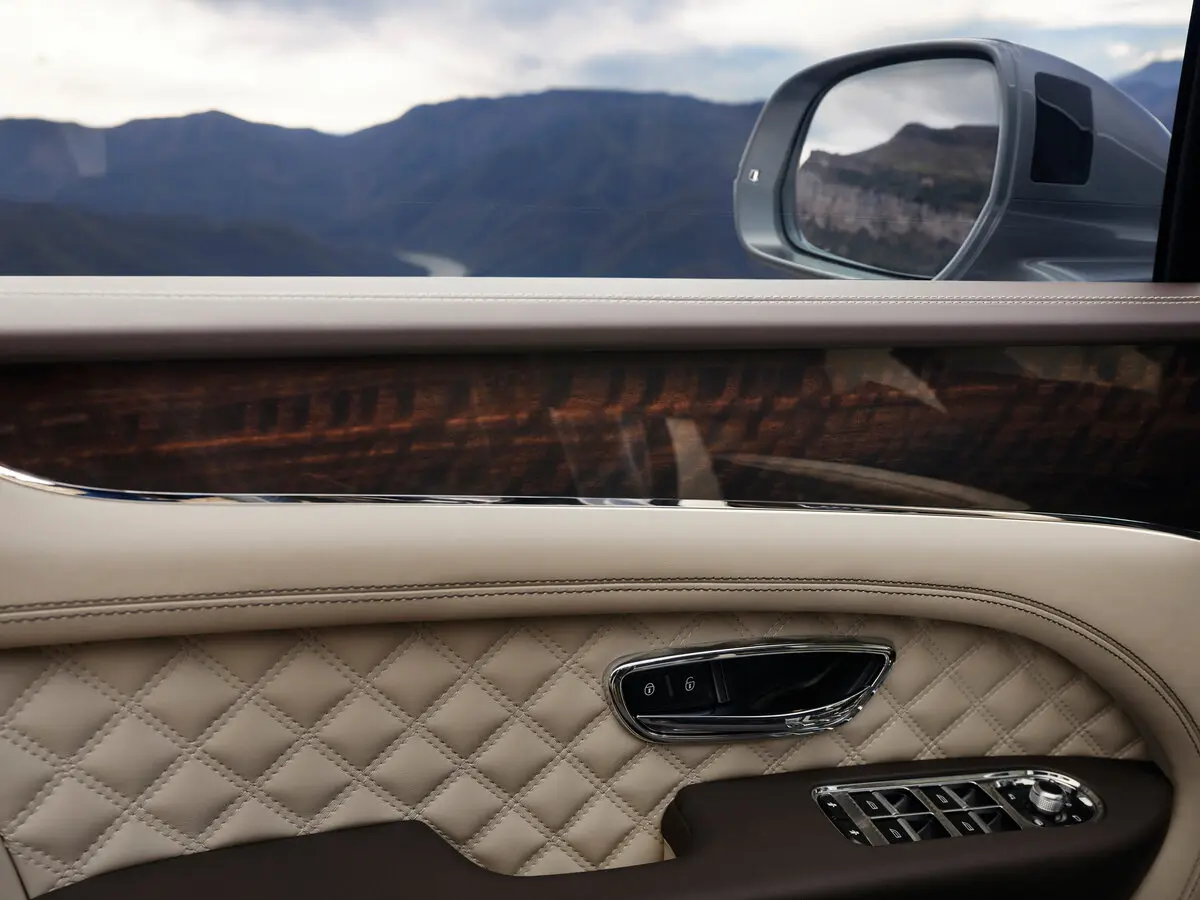 Bentley Bentayga I Рестайлинг Внедорожник 5 дв. — сүрөт 9