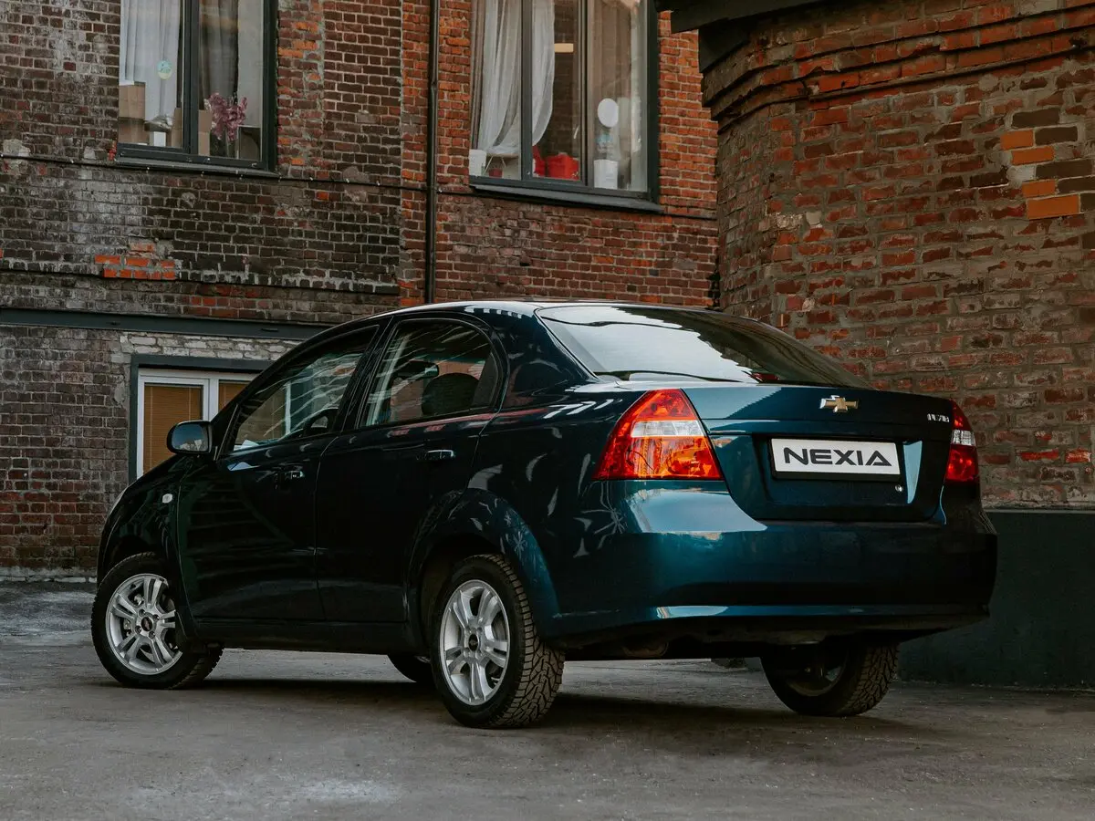 Chevrolet Nexia I Седан — photo 4