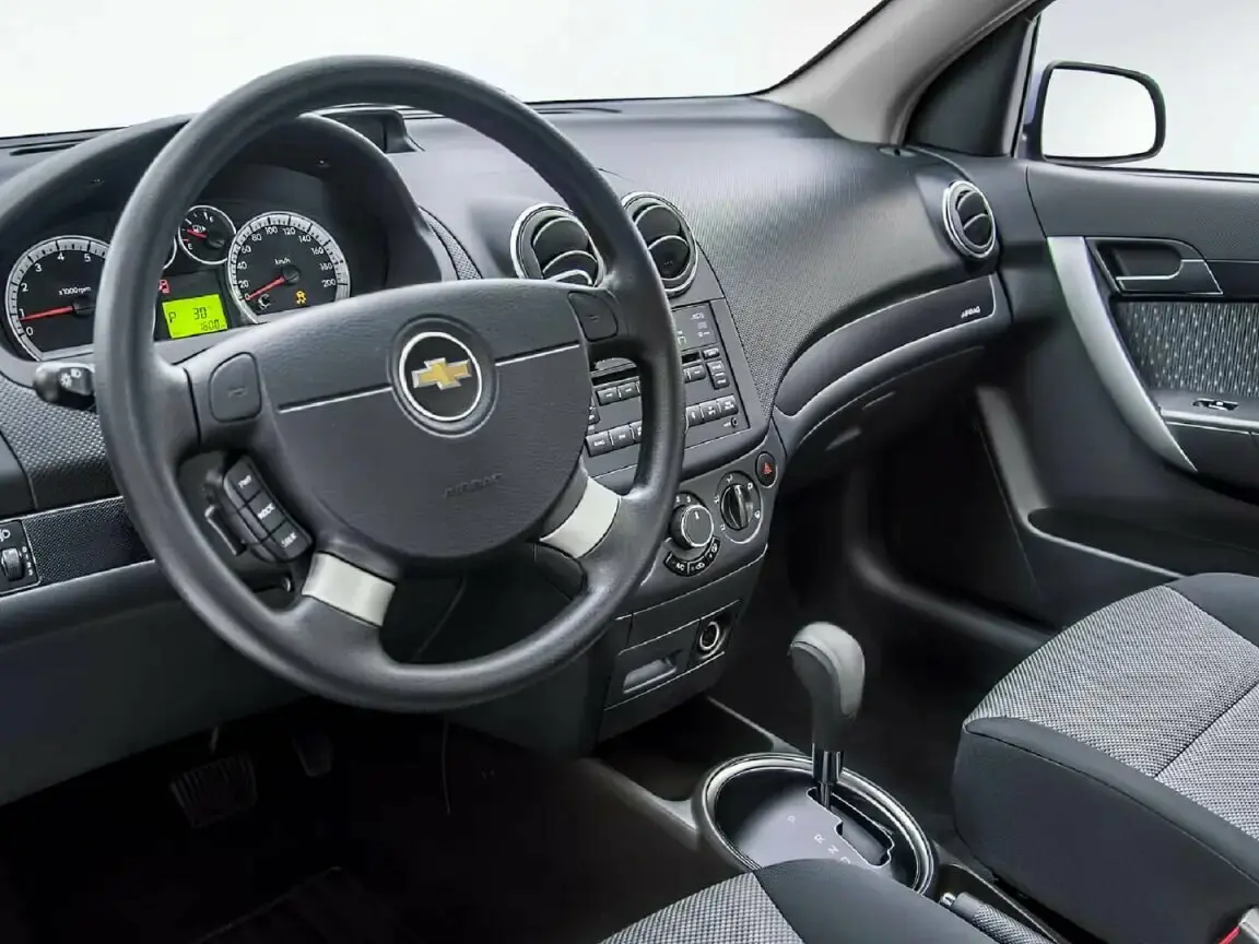 Chevrolet Nexia I Седан — photo 5