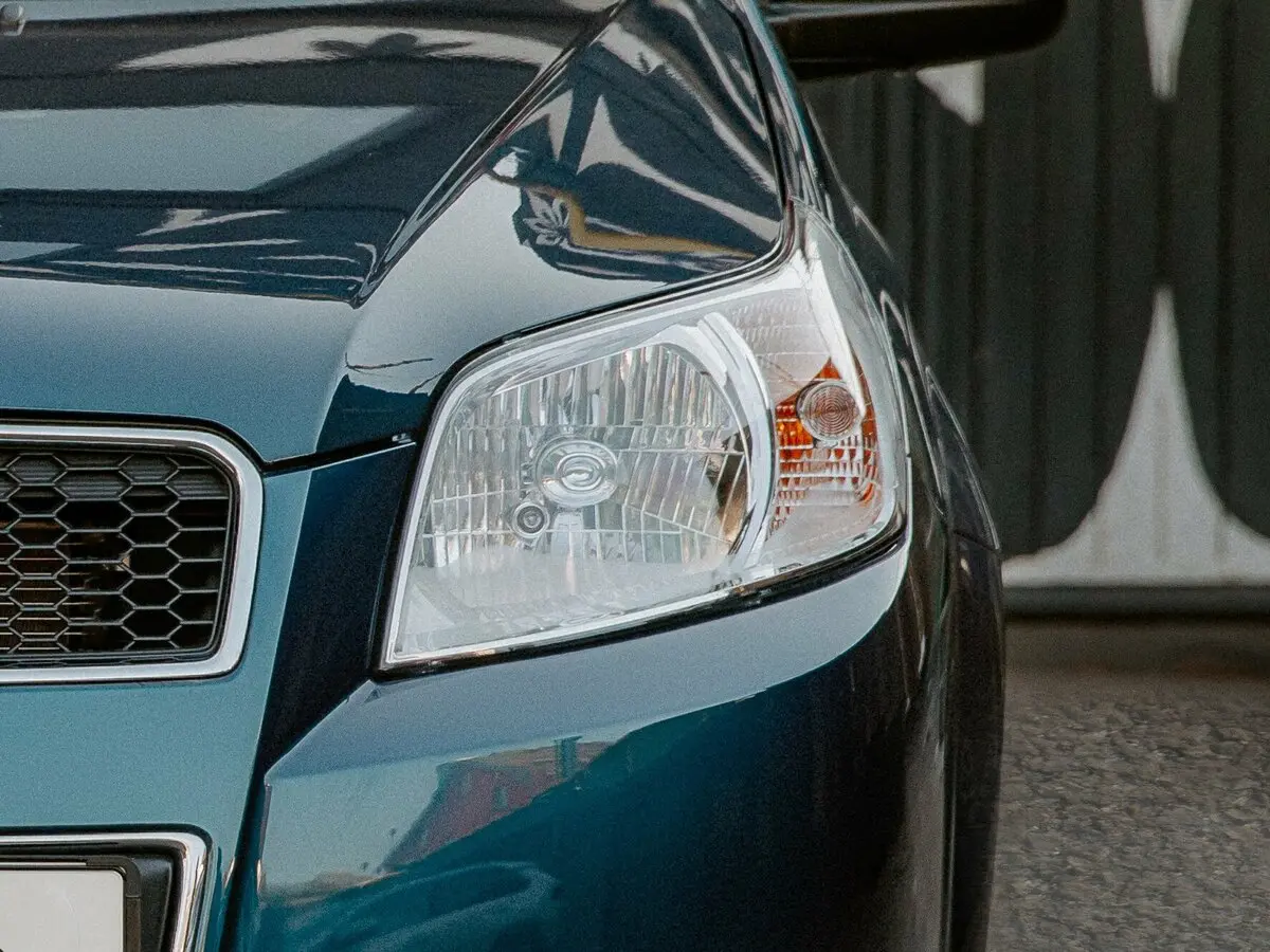 Chevrolet Nexia I Седан — photo 9