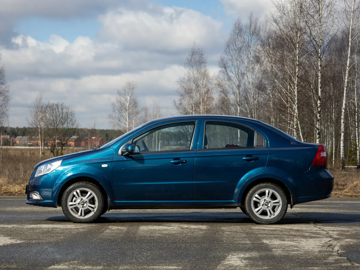 Chevrolet Nexia I Седан — photo 14