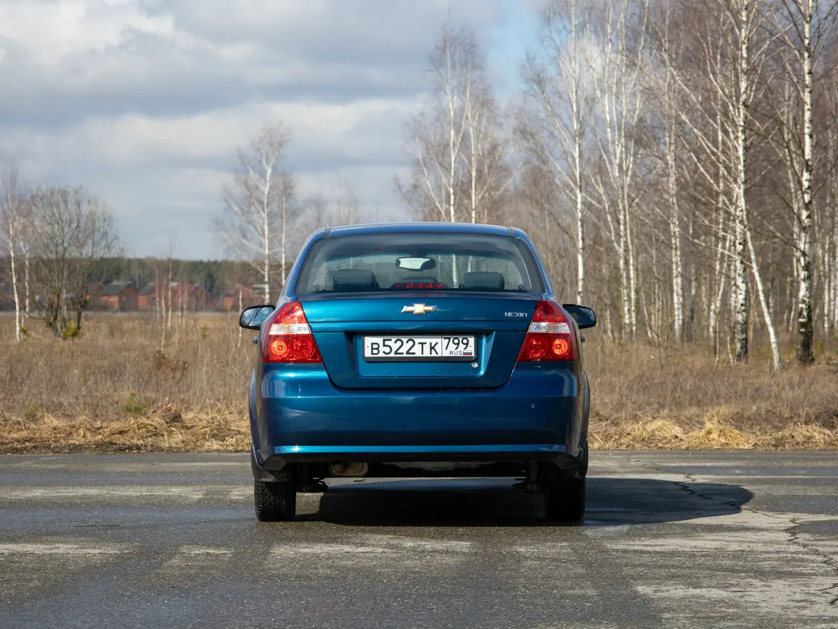 Chevrolet Nexia I Седан — photo 16