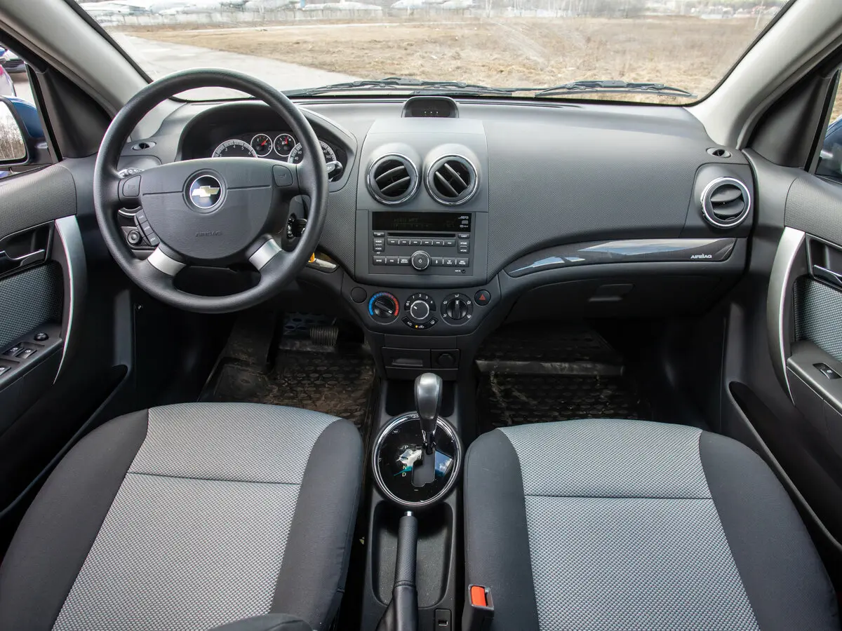 Chevrolet Nexia I Седан — photo 18