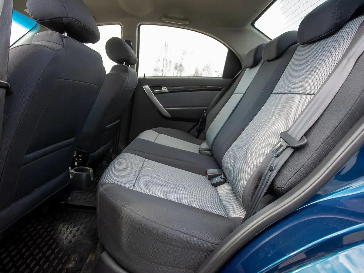 Chevrolet Nexia I Седан — photo 23