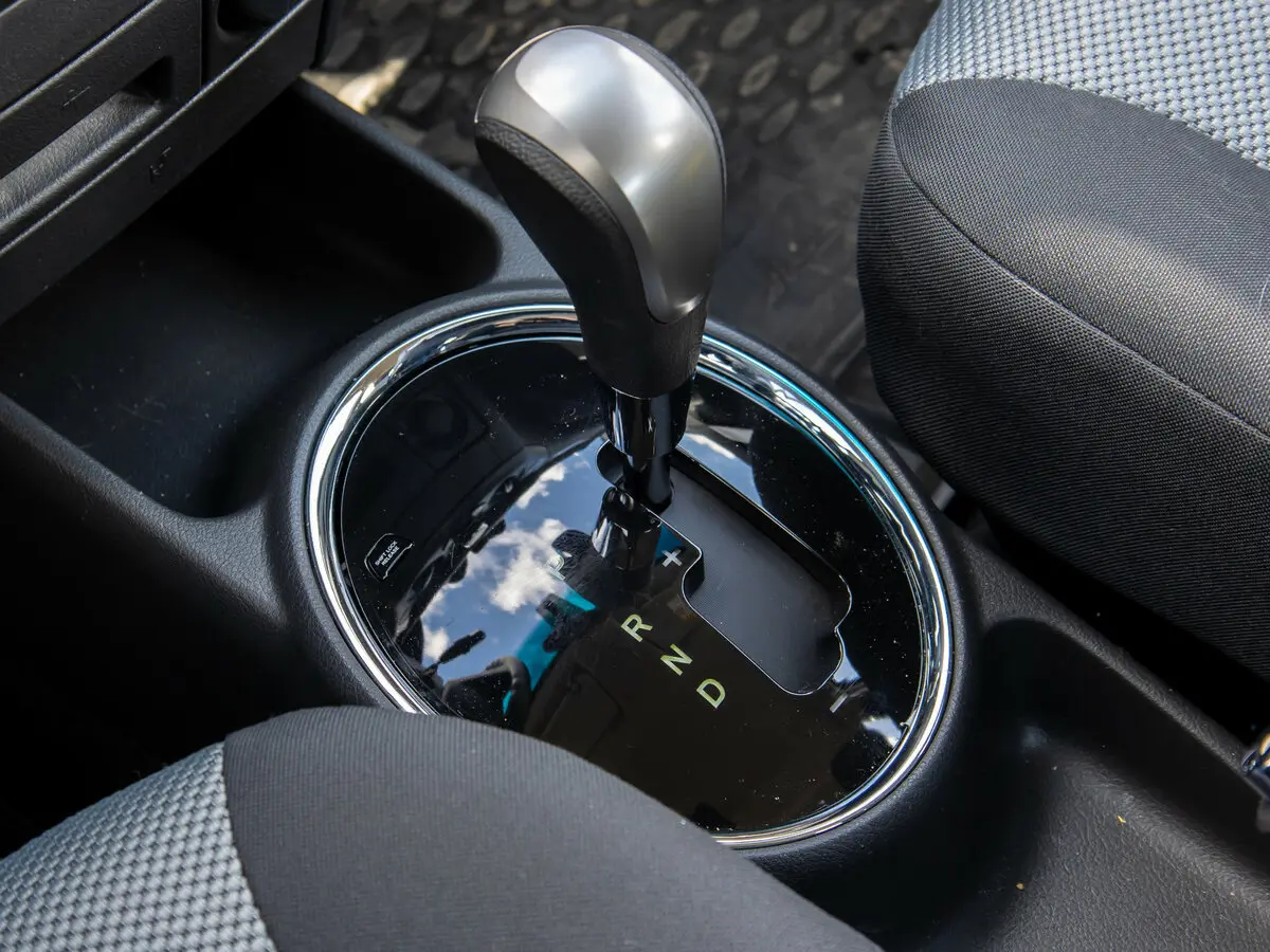 Chevrolet Nexia I Седан — photo 25