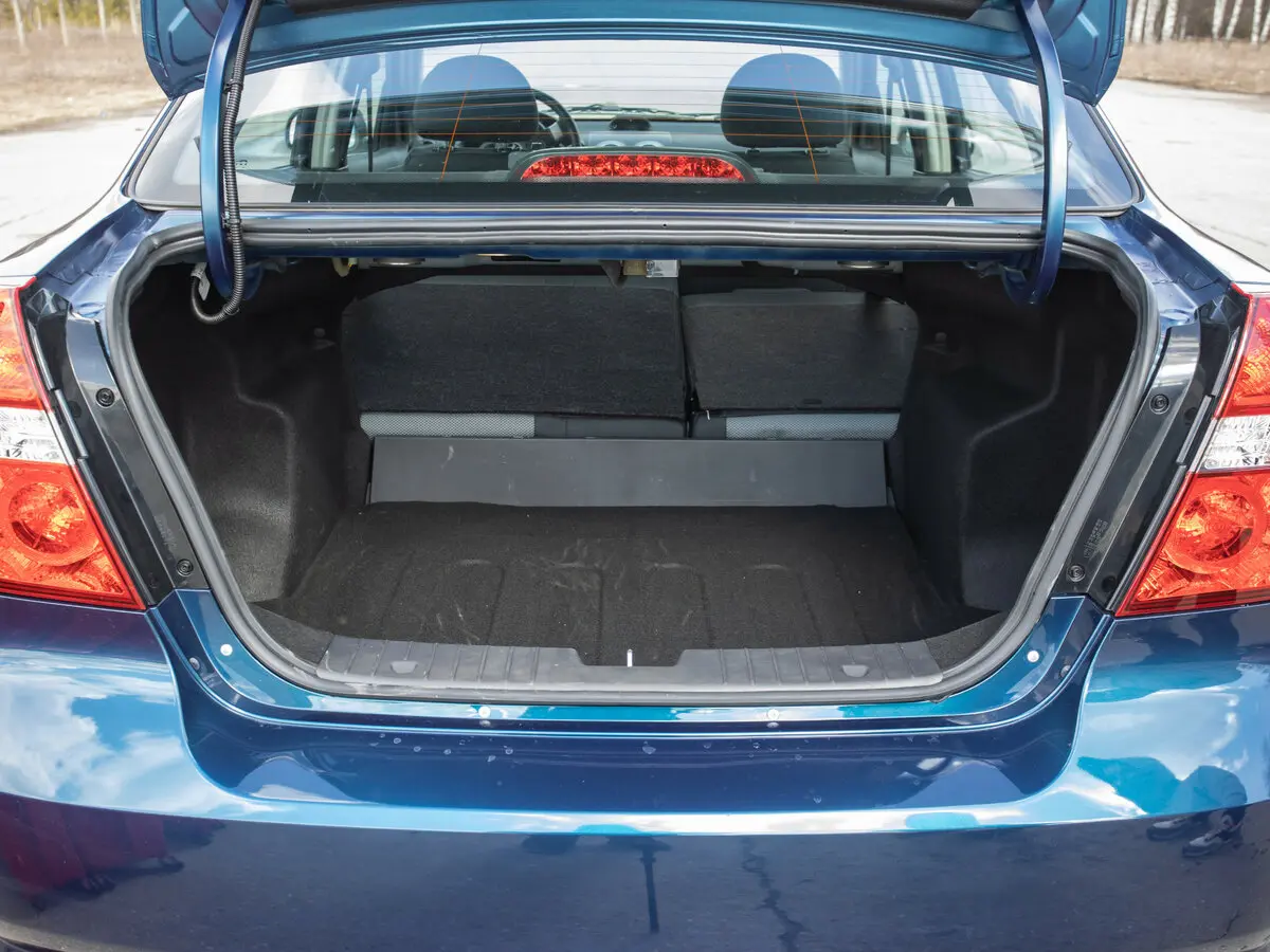 Chevrolet Nexia I Седан — photo 26