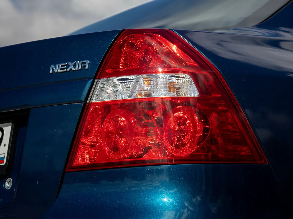 Chevrolet Nexia I Седан — photo 29