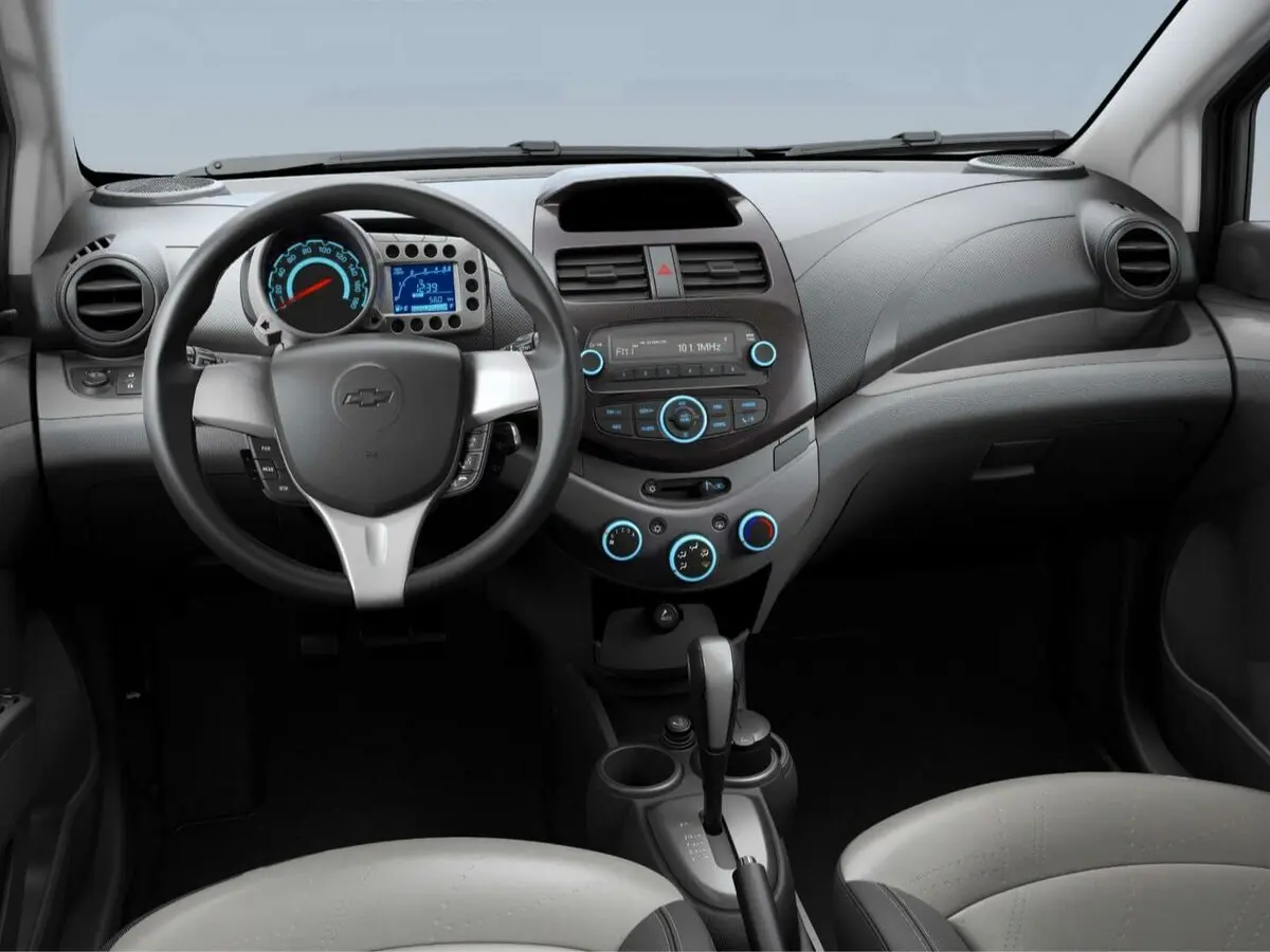 Chevrolet Spark III (M300) Рестайлинг Хэтчбек 5 дв. — сүрөт 3