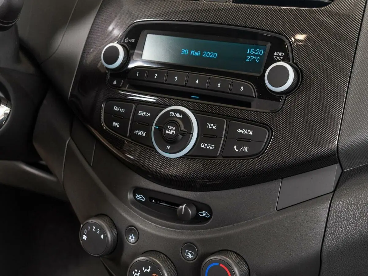 Chevrolet Spark III (M300) Рестайлинг Хэтчбек 5 дв. — сүрөт 7