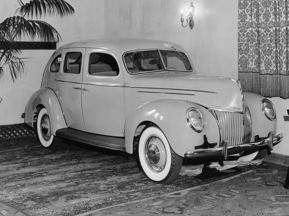 Ford V8 II (Model 91A-73B) Фастбек — сүрөт 4