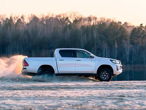 Toyota Hilux VIII Рестайлинг 2 Пикап Двойная кабина — сүрөт 2