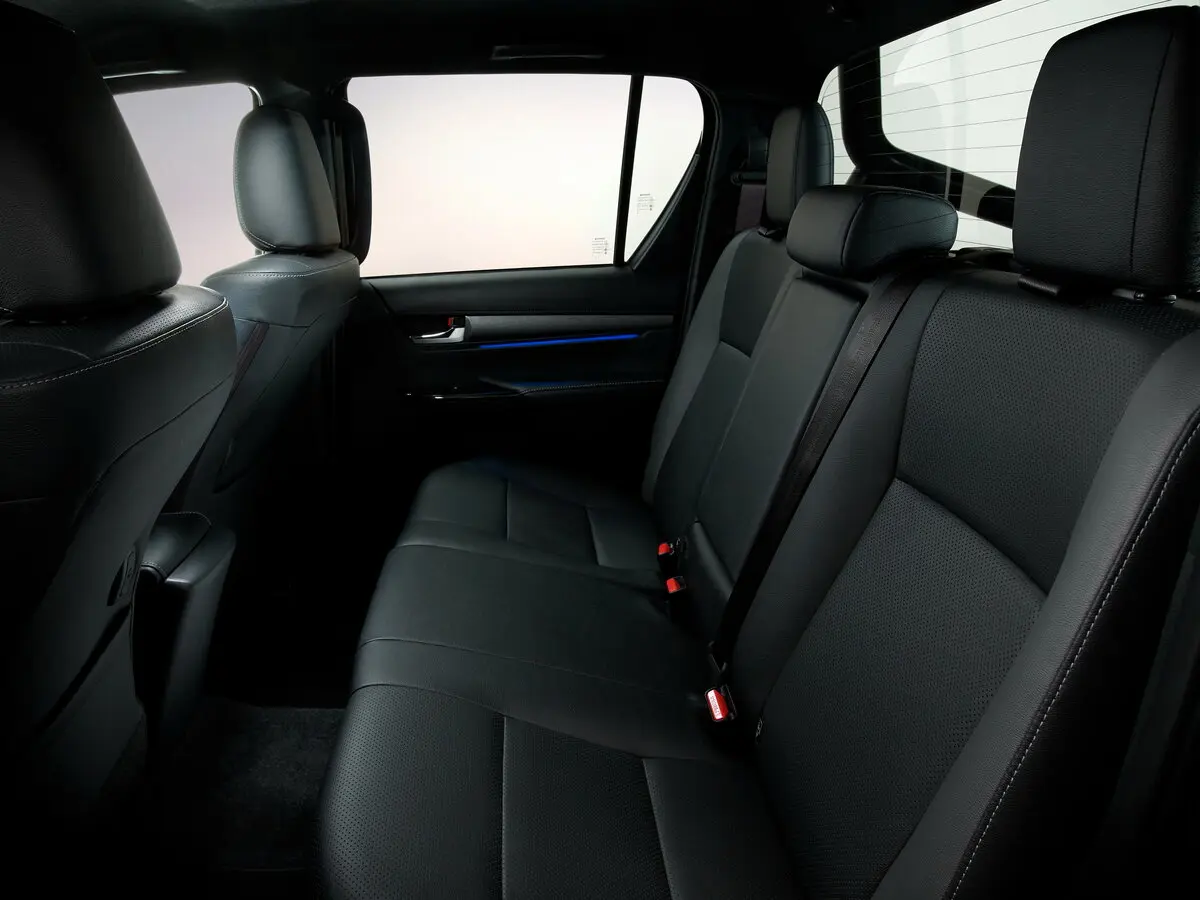 Toyota Hilux VIII Рестайлинг 2 Пикап Двойная кабина — сүрөт 9