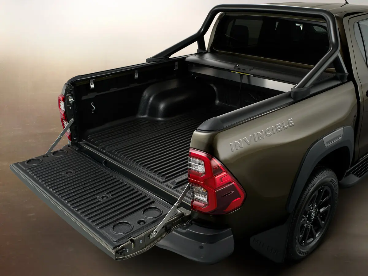 Toyota Hilux VIII Рестайлинг 2 Пикап Двойная кабина — сүрөт 11