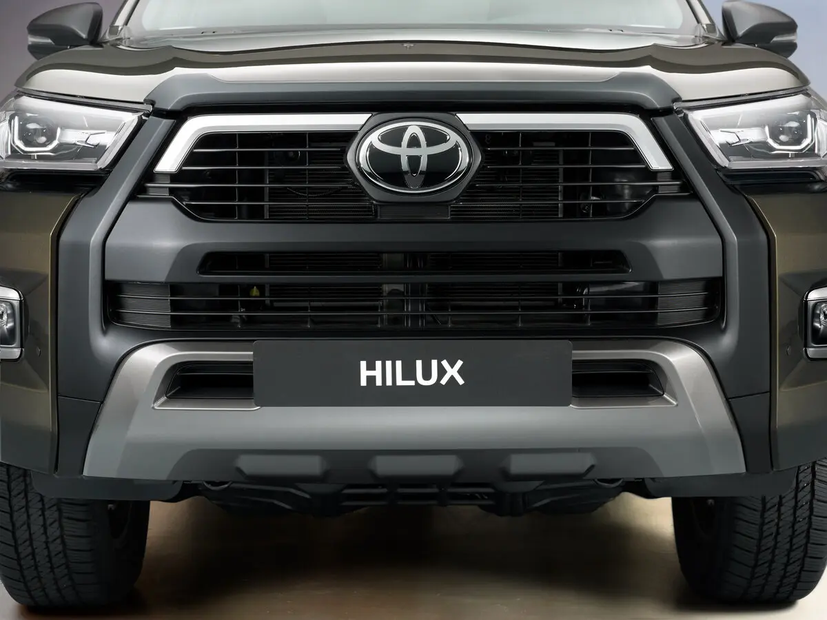 Toyota Hilux VIII Рестайлинг 2 Пикап Двойная кабина — сүрөт 15
