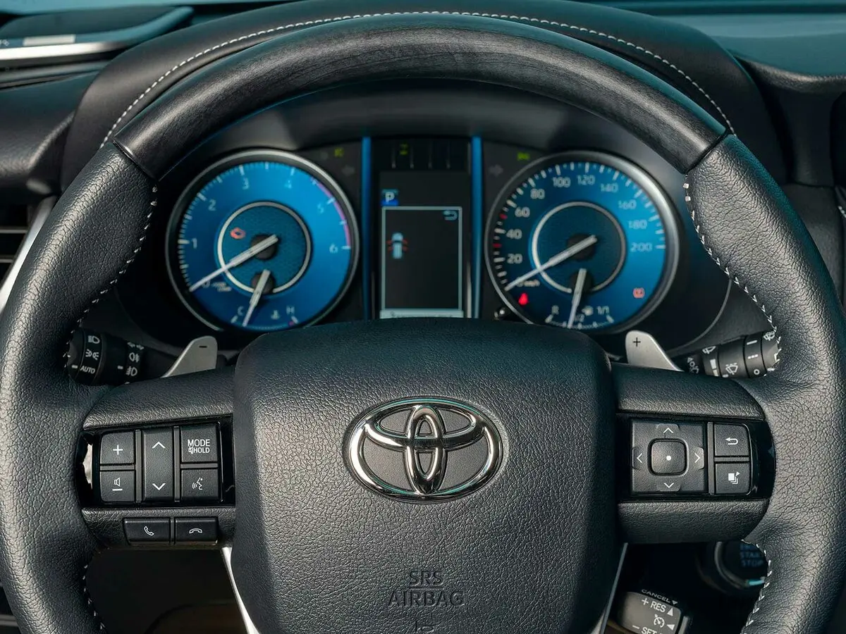 Toyota Fortuner II Рестайлинг Внедорожник 5 дв. — фото 7