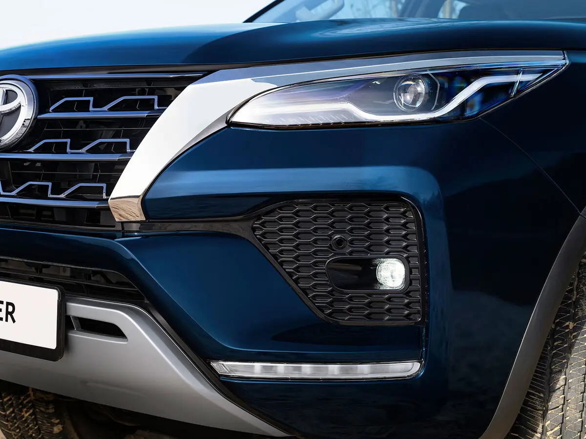 Toyota Fortuner II Рестайлинг Внедорожник 5 дв. — фото 10