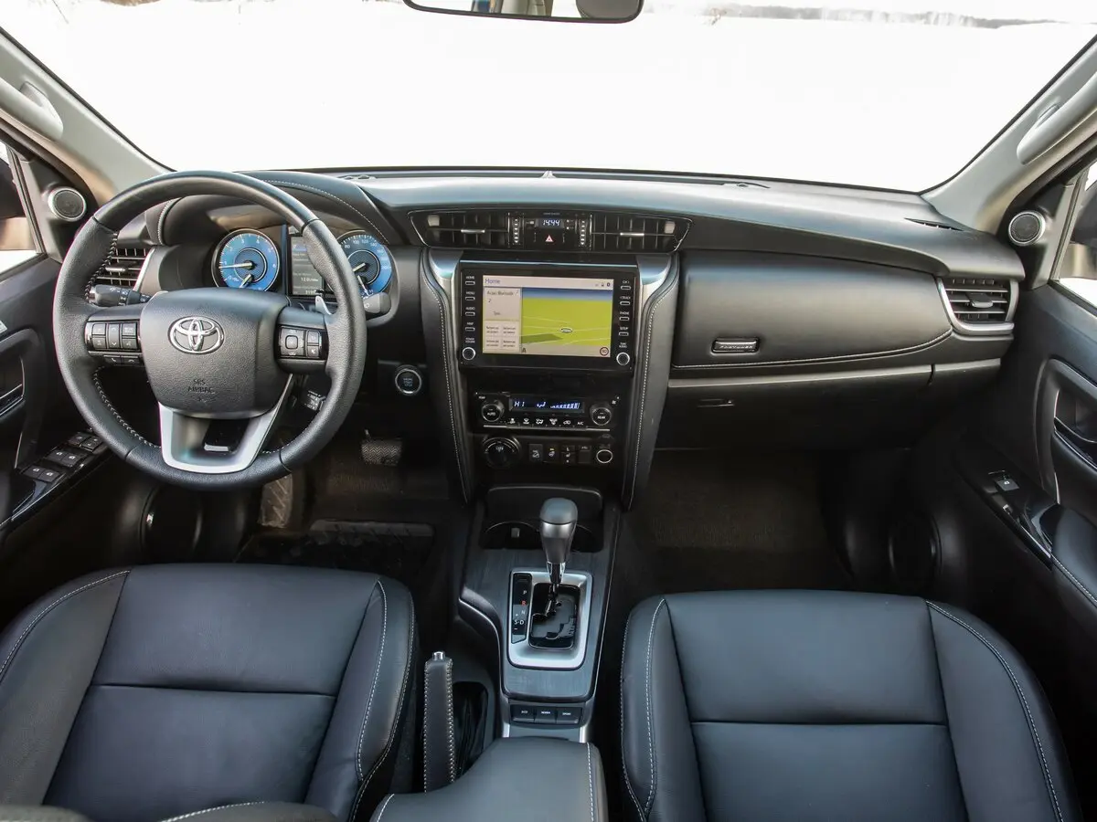 Toyota Fortuner II Рестайлинг Внедорожник 5 дв. — фото 20