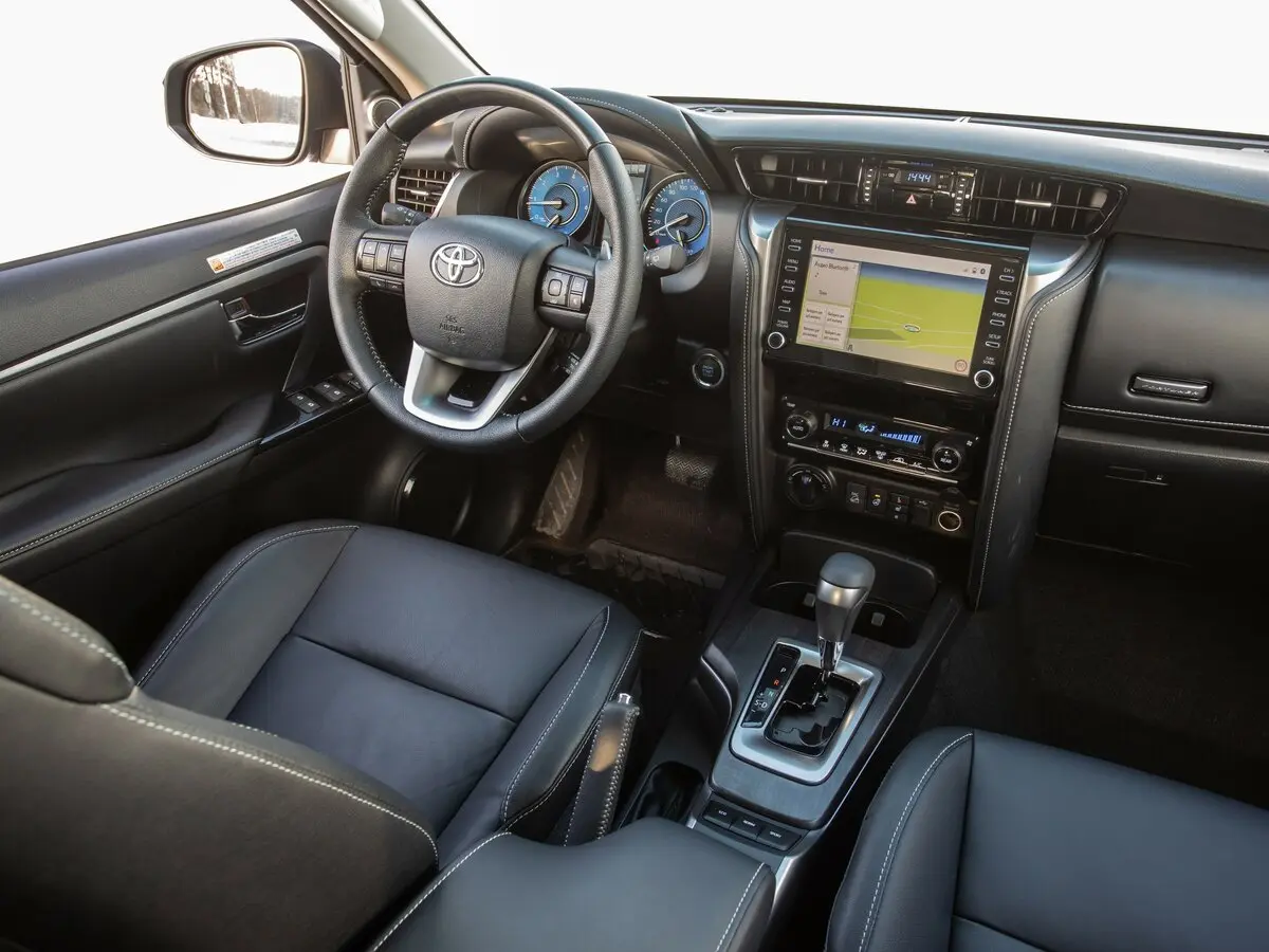 Toyota Fortuner II Рестайлинг Внедорожник 5 дв. — фото 21