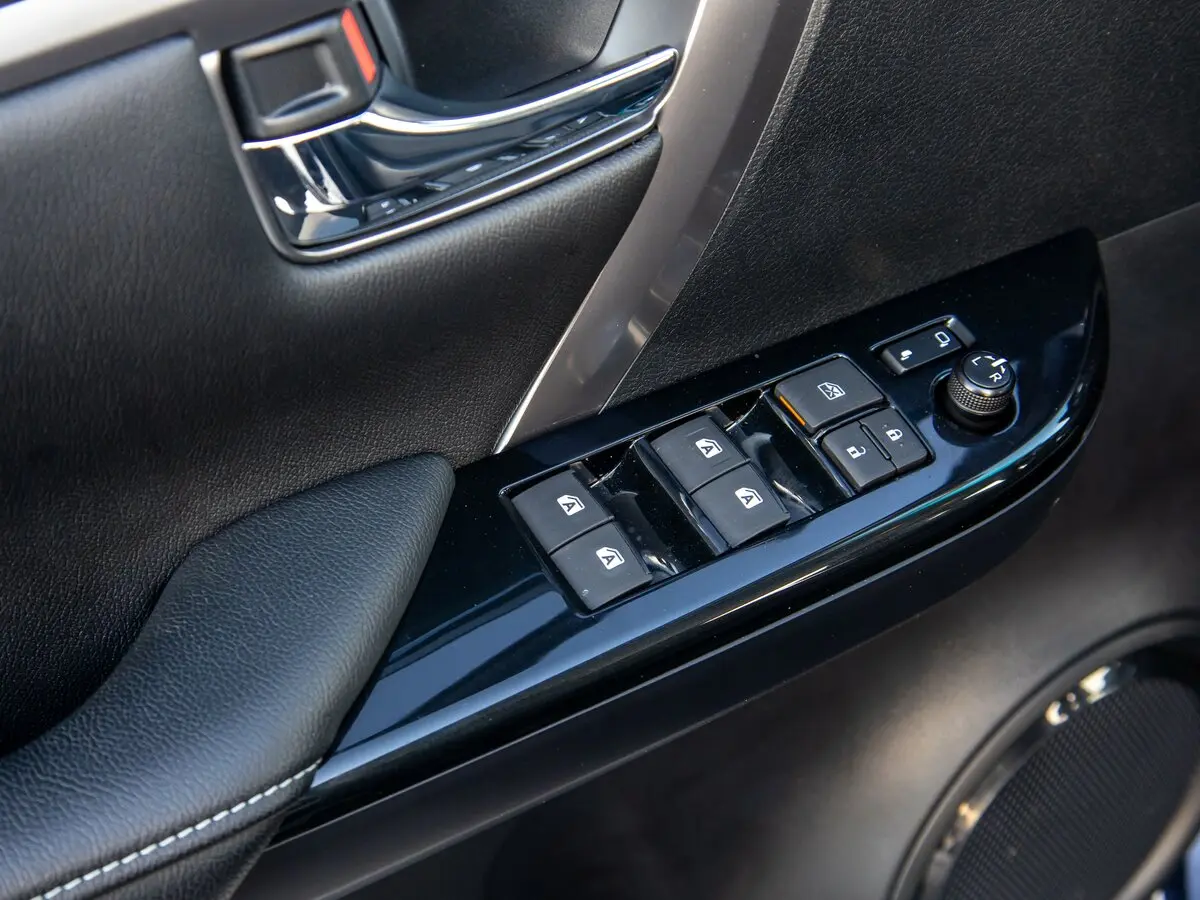 Toyota Fortuner II Рестайлинг Внедорожник 5 дв. — фото 27